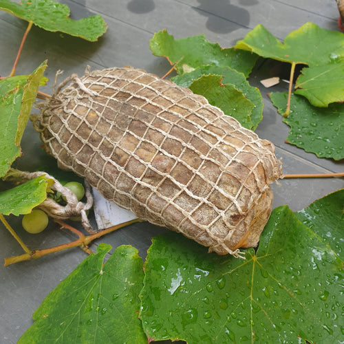 Coppa corse traditionnelle à base d’échine de porc fumée au bois de hêtre et châtaignier, affinée et riche en saveurs