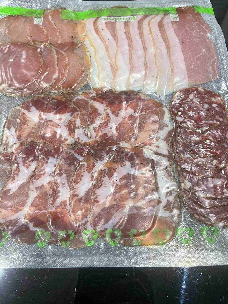 Assortiment de 4 charcuteries tranchées sous vide